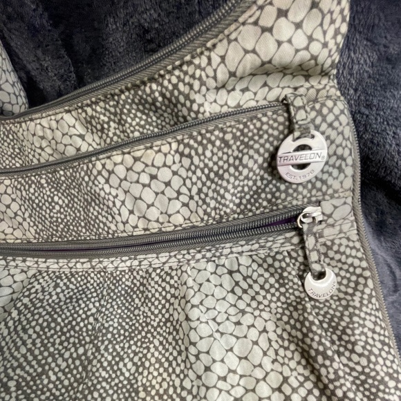 Travelon Greige Snakeskin Travelon Large RFID Bag - Picture 14 of 14